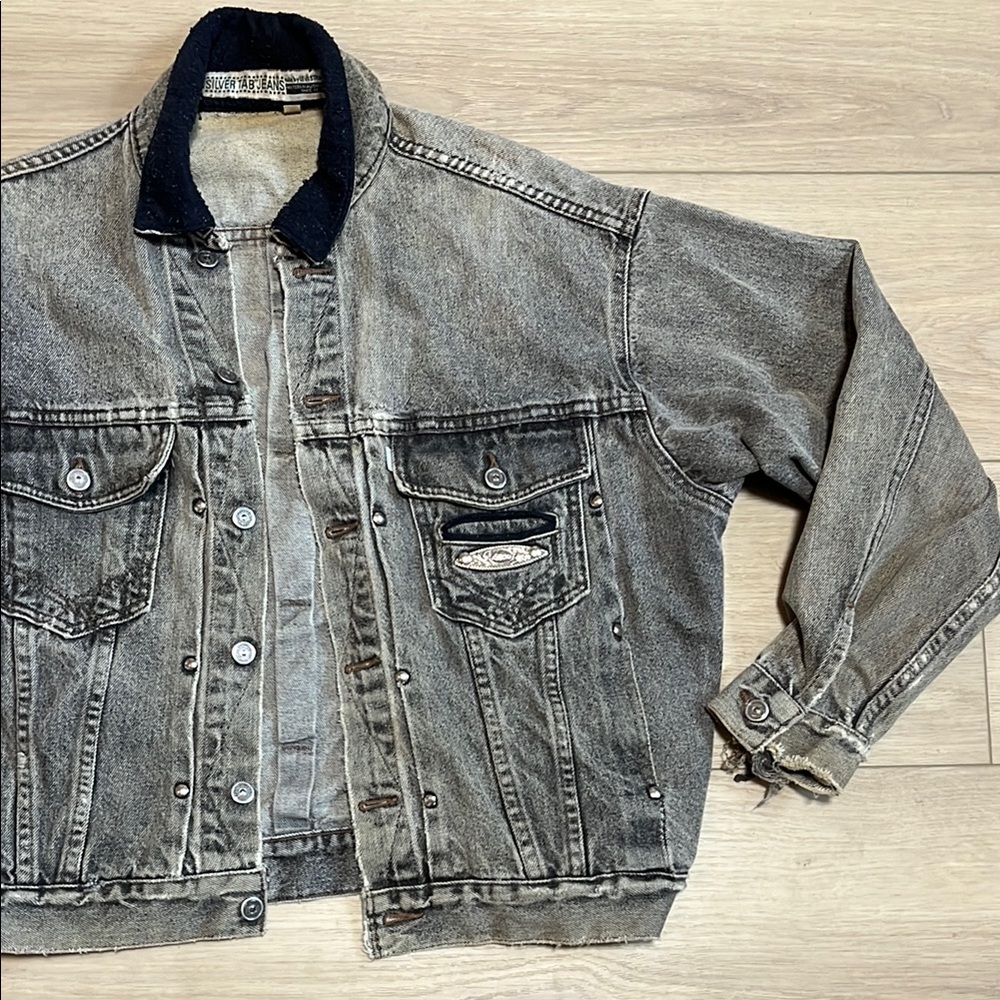 Vintage Levi Silver Tab Black Jean Denim Jacket Button Down Size L Distressed